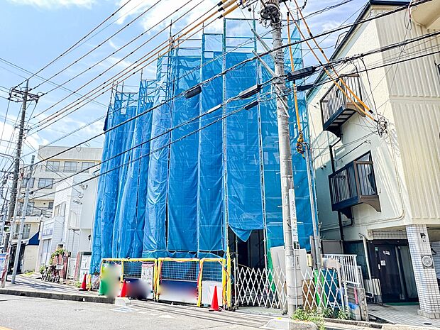 【外観】家は一生のお買物。自分ならではの家族ならではの、家にしたい。書斎を設ける。子どものプレイングルームを設ける。趣味のオーディオルームを設置する。夢を追うオンリーワンの家です。