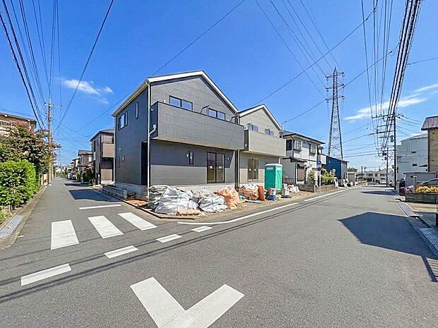 【前面道路5.9M・4M】車の通行が少ないので、静かな住環境を維持することができます。