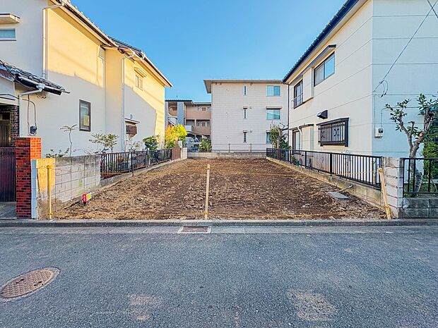 【前面道路】車の通行が少ないので、静かな住環境を維持することができます。