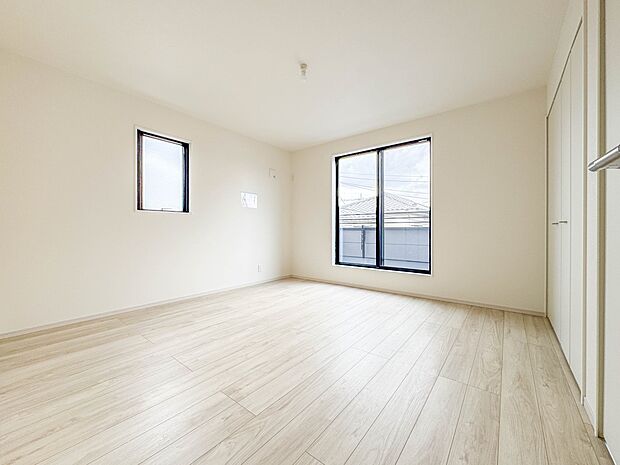 【寝室8帖】充実した生活は伸びやかな居室空間から始まります。快適に・伸びやかに。心の潤いを求める方々へ。