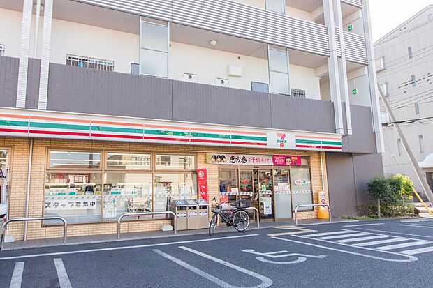コンビニ 75m セブンイレブン植竹1丁目店(【セブンイレブン植竹1丁目店】 徒歩1分)