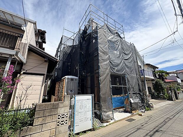 【外観】ここから始まる「日常」はご家族にとってかけがえのない時間となります。少しでも豊かに、快適に。そんな想いから本邸宅は生まれました。