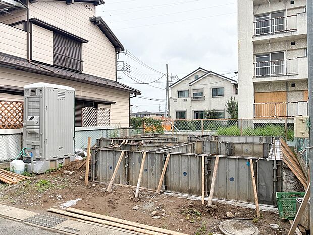 【ひとつ先の住み心地】家族の温かさと陽光の暖かさ、楽しい毎日と明るい未来を予感させる「空間が織り成すひとつ先の住み心地」を演出します。
