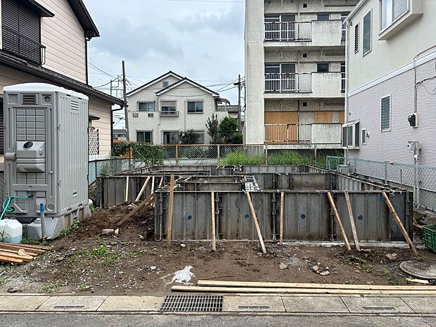 【外観】家族の温かさと陽光の暖かさ、楽しい毎日と明るい未来を予感させる「空間が織り成すひとつ先の住み心地」を演出します。