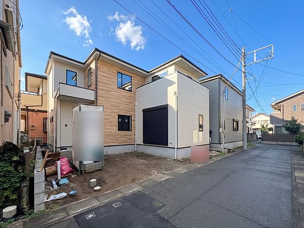 2号棟【前面道路4m】車の通行が少ないので、静かな住環境を維持することができます。