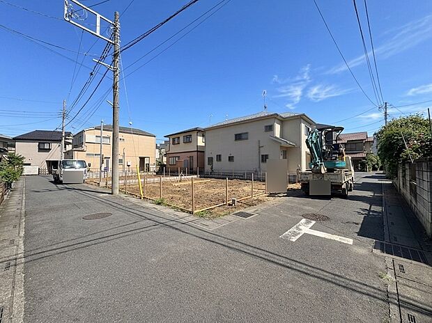 2号棟【前面道路】車の通行が少ないので、静かな住環境を維持することができます。