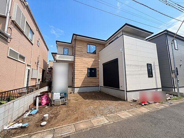 2号棟【外観】陽当りや通風性など各所に施された工夫で住みやすさを実現。部屋の大きさや周辺環境・街並など、資料には掲載していない情報が現地にはたくさんございます。是非ご確認下さい。