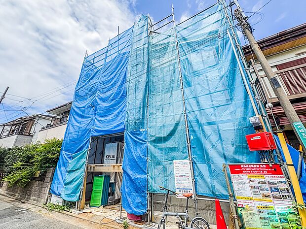 【外観】こちらの物件に少しでもご興味がありましたら、お気軽にお電話下さい。ネット上で「見えない物」「わからない事」でも、実際にご見学いただくことで、手に取るようにおわかりいただけるはずです。…