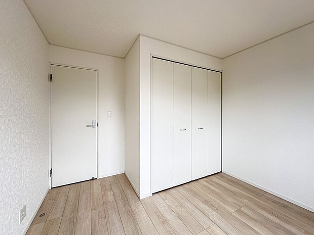 【洋室】充実した生活は伸びやかな居室空間から始まります。快適に・伸びやかに。心の潤いを求める方々へ。