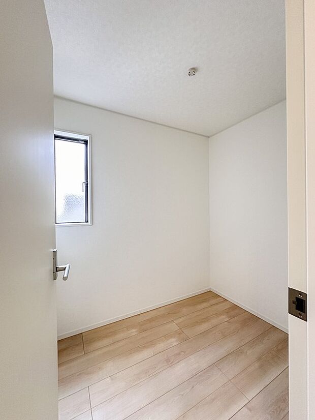 【収納】各部屋を最大限に広く使って頂ける様、全居住スペースに収納付。プライベートルームはゆったりと快適に。