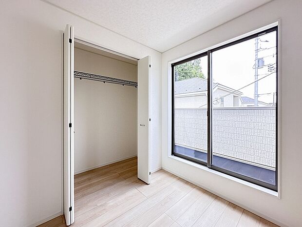 【収納】各部屋を最大限に広く使って頂ける様、全居住スペースに収納付。プライベートルームはゆったりと快適に。