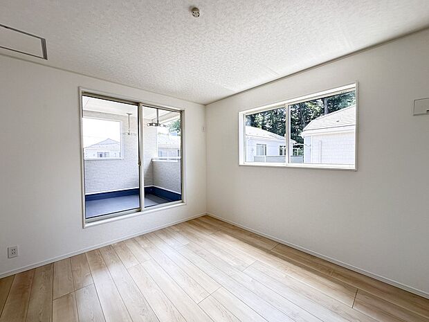 【洋室】充実した生活は伸びやかな居室空間から始まります。快適に・伸びやかに。心の潤いを求める方々へ。