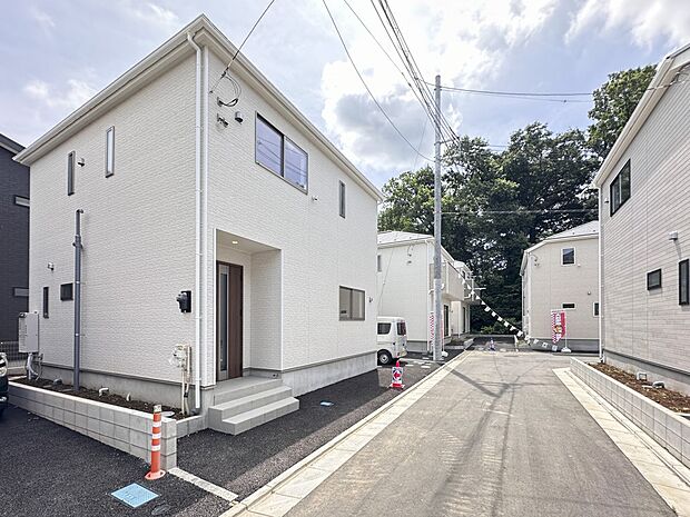 【前面道路】車の通行が少ないので、静かな住環境を維持することができます。