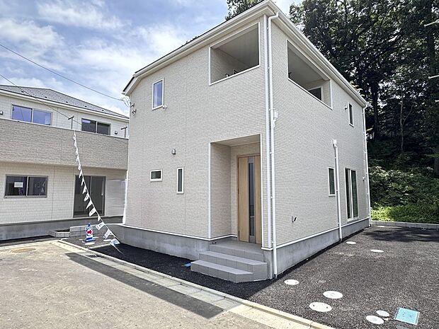 【外観】こちらの物件が少しでも気になるようでしたら、お気軽にお問合せください。人生でいちばん大きなお買い物ですので、ゆっくりご見学ください。ネット上の画像と実際の見学では、リアル感がまるで違…