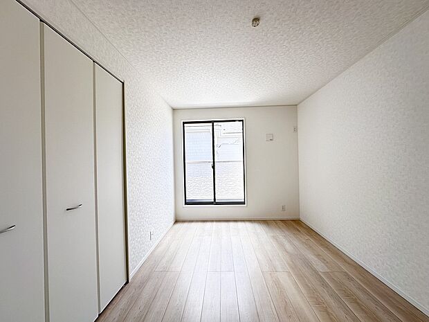 【洋室】充実した生活は伸びやかな居室空間から始まります。快適に・伸びやかに。心の潤いを求める方々へ。