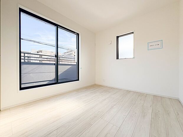 【洋室5.2帖】充実した生活は伸びやかな居室空間から始まります。快適に・伸びやかに。心の潤いを求める方々へ。