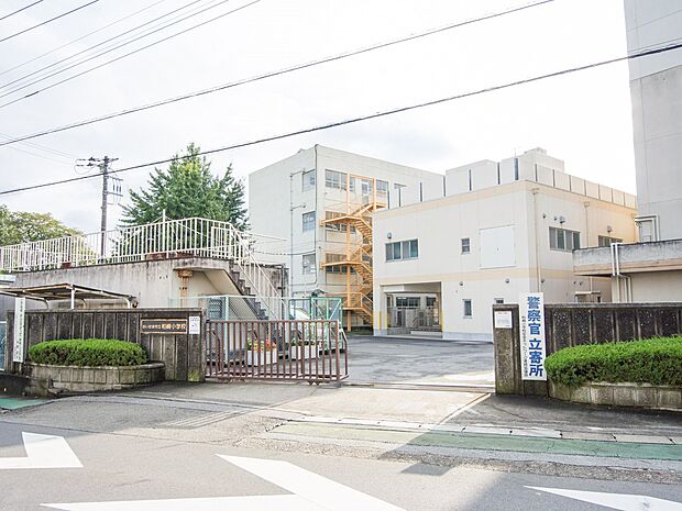 小学校 1164m 柏崎小学校(教育目標を「しなやかな心で、生き生きと学習し、元気よく運動する子」として、全教員をはじめ保護者の方、地域の方が、全力で育成しています。人と人との絆を結ぶことを…