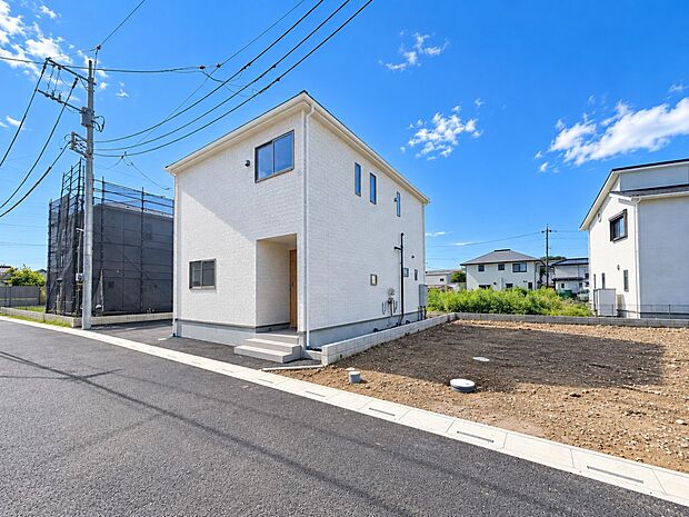 【前面道路】車の通行が少ないので、静かな住環境を維持することができます。