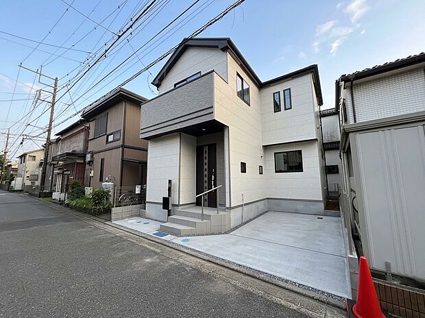 【外観】こちらの物件に少しでもご興味がありましたら、お気軽にお電話下さい。ネット上で「見えない物」「わからない事」でも、実際にご見学いただくことで、手に取るようにおわかりいただけるはずです。…
