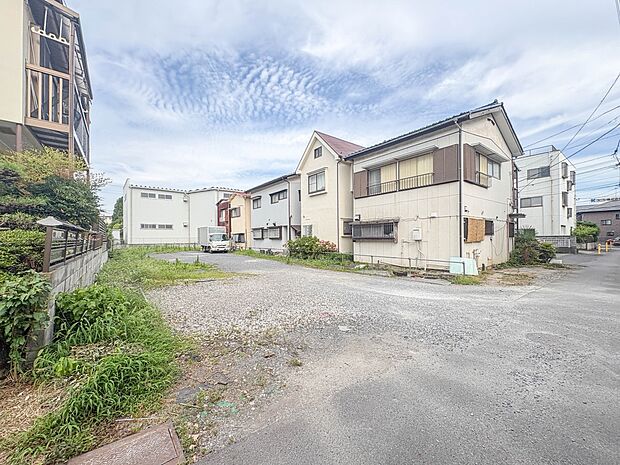 【現地】車の通行が少ないので、静かな住環境を維持することができます。