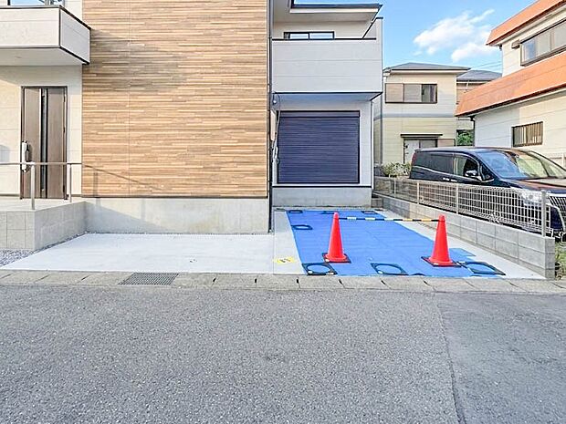 【駐車場】カースペース2台可。車が1台なら、来客用の駐車場や、駐輪スペースとしてご活用ください。