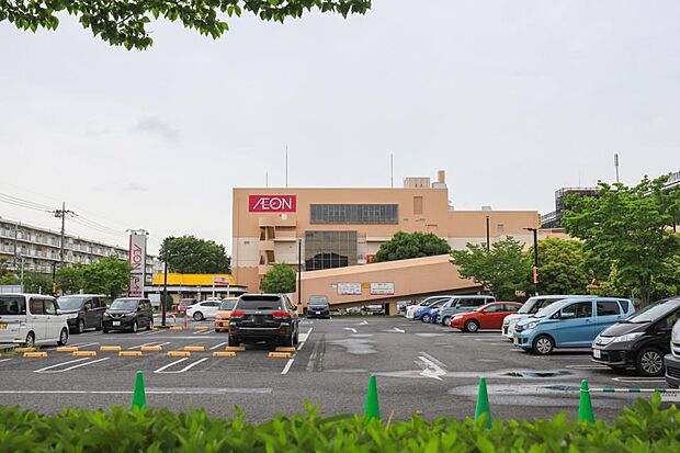 スーパー 2300m イオンせんげん台店(店舗の数だけ、イオンスタイルはある。私たちは新しいお店の形態としてイオンスタイルを立ち上げています。イオンスタイルは専門性の品揃えに、お客さまとのコ…