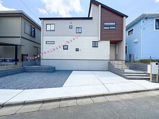 【外観】陽当りや通風性など各所に施された工夫で住みやすさを実現。部屋の大きさや周辺環境・街並など、資料には掲載していない情報が現地にはたくさんございます。是非ご確認下さい。