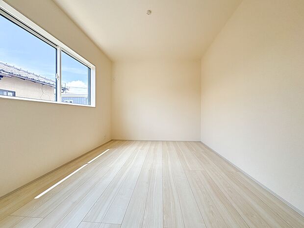 【洋室6帖】部屋の快適性を追求していくと、内装はシンプルになります。そしてポイント、ポイントにアクセントをつけて、リズムをつくる。シンプルな内装とは、リズミカルな内装と気づきます。