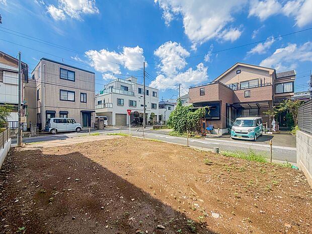 【外観】家族の温かさと陽光の暖かさ、楽しい毎日と明るい未来を予感させる「空間が織り成すひとつ先の住み心地」を演出します。