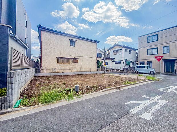 【外観】家族の温かさと陽光の暖かさ、楽しい毎日と明るい未来を予感させる「空間が織り成すひとつ先の住み心地」を演出します。