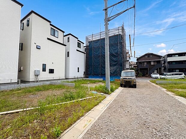 3号棟【外観】陽当りや通風性など各所に施された工夫で住みやすさを実現。部屋の大きさや周辺環境・街並など、資料には掲載していない情報が現地にはたくさんございます。是非ご確認下さい。