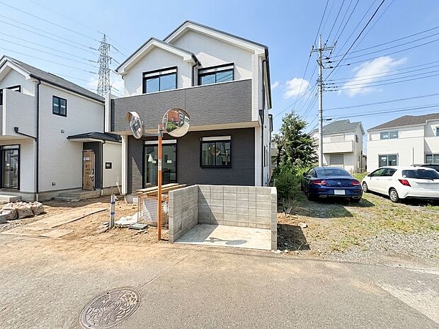 【前面道路4m】車の通行が少ないので、静かな住環境を維持することができます。