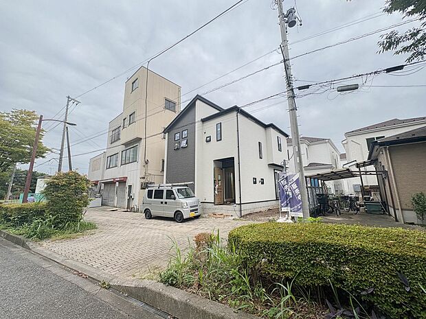 【前面道路】車の通行が少ないので、静かな住環境を維持することができます。