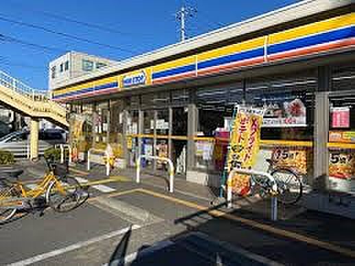 コンビニ 120m ミニストップ川口上青木店(冷たいスウィーツ、温かいスウィーツなどで有名な中堅コンビニ。コールドスウィーツがミニストップの看板商品です。できたてのおいしさを提供するミニスト…