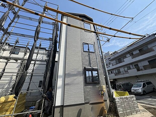 1号棟【外観】陽当りや通風性など各所に施された工夫で住みやすさを実現。部屋の大きさや周辺環境・街並など、資料には掲載していない情報が現地にはたくさんございます。是非ご確認下さい。