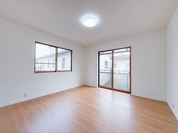 【今どきのこども部屋】  昨今のトレンドになりつつあるのが、広過ぎず、快適すぎない子ども部屋。勉強と寝るだけの部屋にすることで閉じこもりがなくなり、リビングで過ごす時間が増えると言われていま…