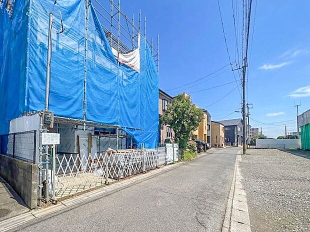 【前面道路4M】車の通行が少ないので、静かな住環境を維持することができます。