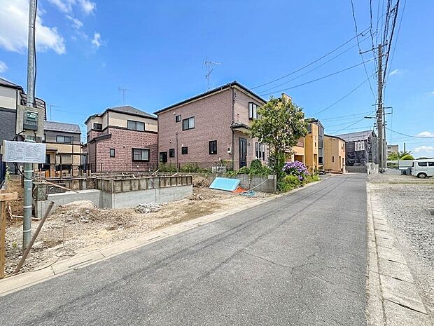 【前面道路4M】車の通行が少ないので、静かな住環境を維持することができます。
