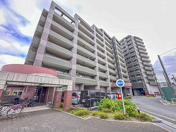 【外観】こちらの物件が少しでも気になるようでしたら、お気軽にお問合せください。人生でいちばん大きなお買い物ですので、ゆっくりご見学ください。ネット上の画像と実際の見学では、リアル感がまるで違…