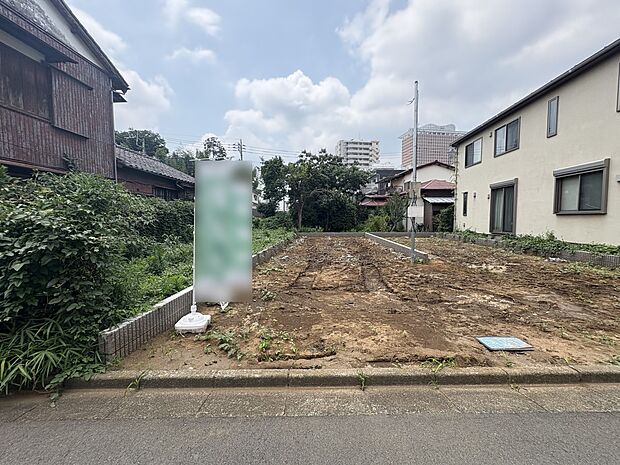 2号棟【外観】家族の温かさと陽光の暖かさ、楽しい毎日と明るい未来を予感させる「空間が織り成すひとつ先の住み心地」を演出します。