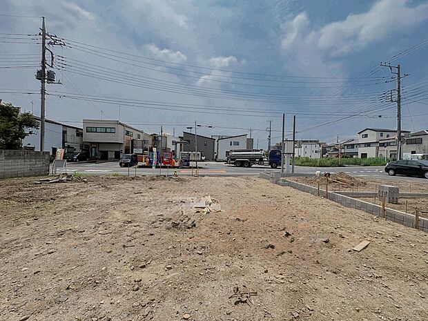 【ひとつ先の住み心地】家族の温かさと陽光の暖かさ、楽しい毎日と明るい未来を予感させる「空間が織り成すひとつ先の住み心地」を演出します。
