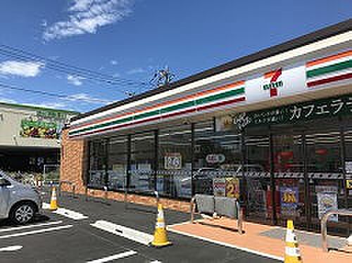 コンビニ 400m セブンイレブンさいたま指扇東店(セブンイレブンは近くて便利を掲げています。近くとは、心の近さ。便利とはモノが期待以上の品質でお客さまに届くこと。セブン銀行など新しいサービ…