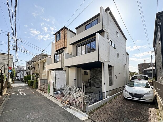 【外観】こちらの物件が少しでも気になるようでしたら、お気軽にお問合せください。人生でいちばん大きなお買い物ですので、ゆっくりご見学ください。ネット上の画像と実際の見学では、リアル感がまるで違…