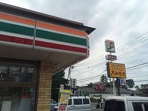 コンビニ 750m セブンイレブンさいたま南中野北店(セブンイレブンは近くて便利を掲げています。近くとは、心の近さ。便利とはモノが期待以上の品質でお客さまに届くこと。セブン銀行など新しいサー…