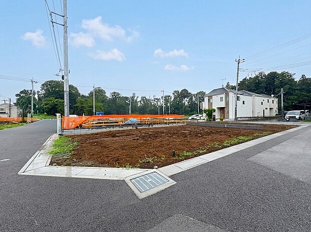 【外観】家族の温かさと陽光の暖かさ、楽しい毎日と明るい未来を予感させる「空間が織り成すひとつ先の住み心地」を演出します。