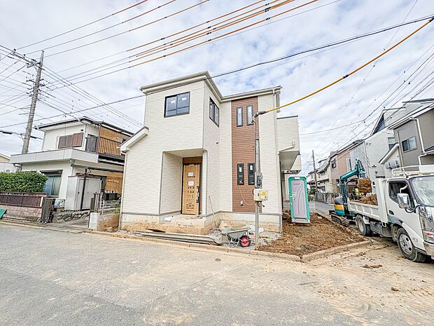 【前面道路6m】車の通行が少ないので、静かな住環境を維持することができます。