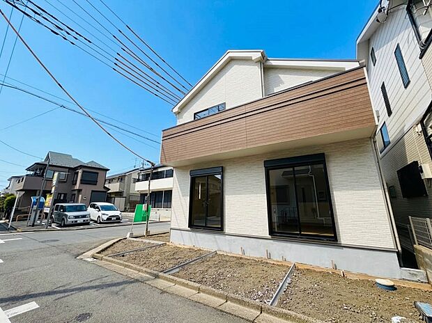 【外観】こちらの物件が少しでも気になるようでしたら、お気軽にお問合せください。人生でいちばん大きなお買い物ですので、ゆっくりご見学ください。ネット上の画像と実際の見学では、リアル感がまるで違…