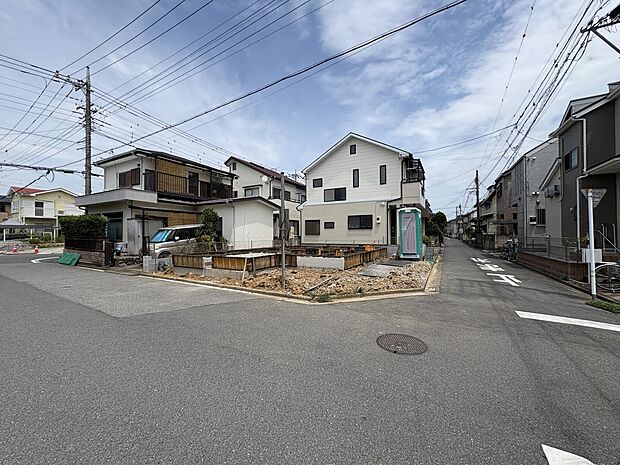 【外観】陽当りや通風性など各所に施された工夫で住みやすさを実現。部屋の大きさや周辺環境・街並など、資料には掲載していない情報が現地にはたくさんございます。是非ご確認下さい。