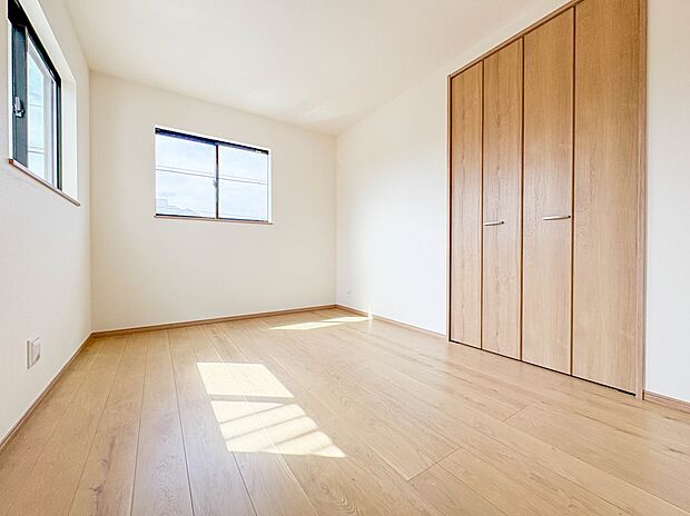 【洋室6帖】充実した生活は伸びやかな居室空間から始まります。快適に・伸びやかに。心の潤いを求める方々へ。