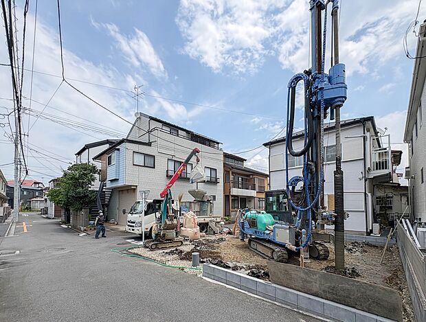 【前面道路】車の通行が少ないので、静かな住環境を維持することができます。